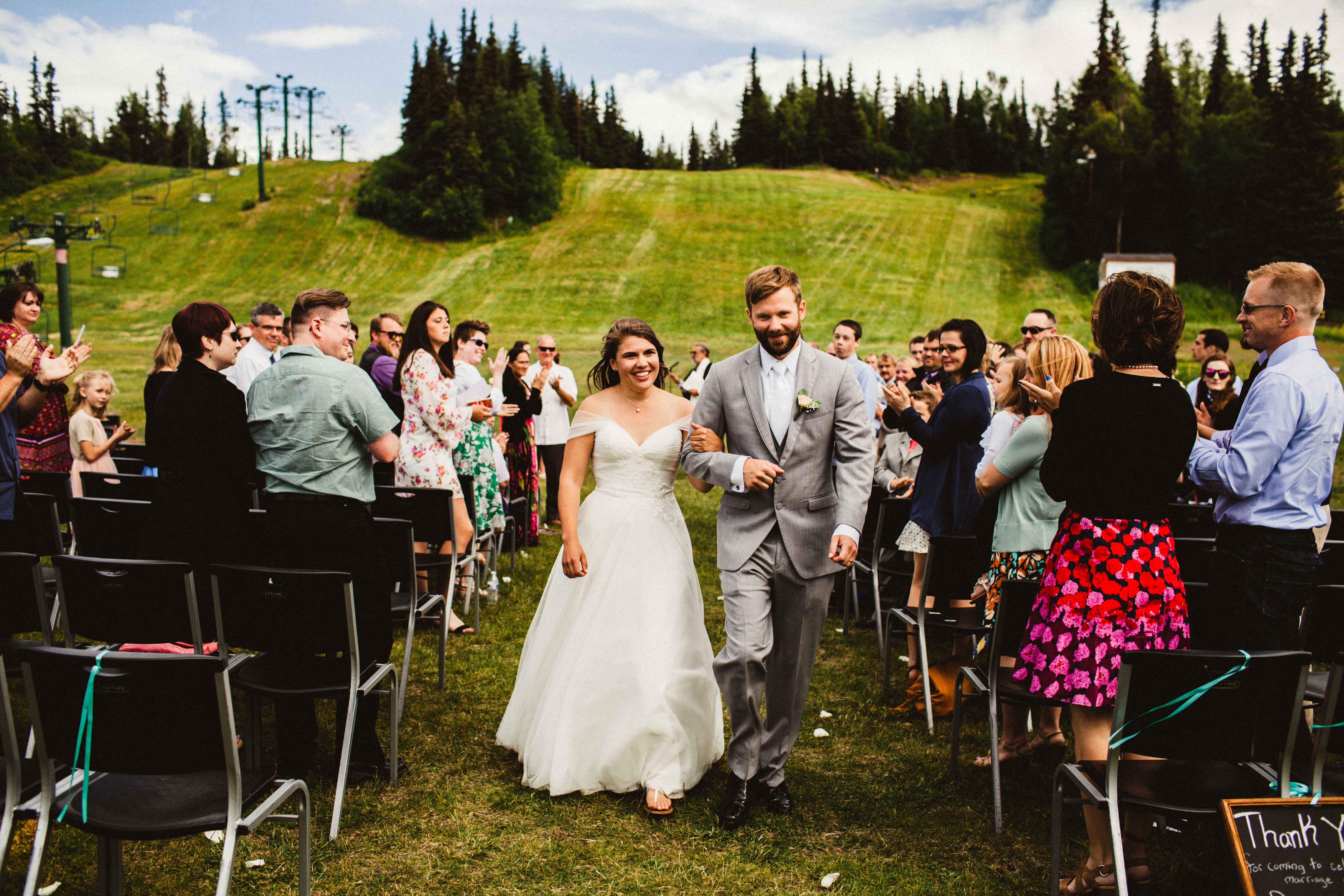 Alaska Wedding Photographer / Hilltop Wedding / ©Lauren Roberts 2016