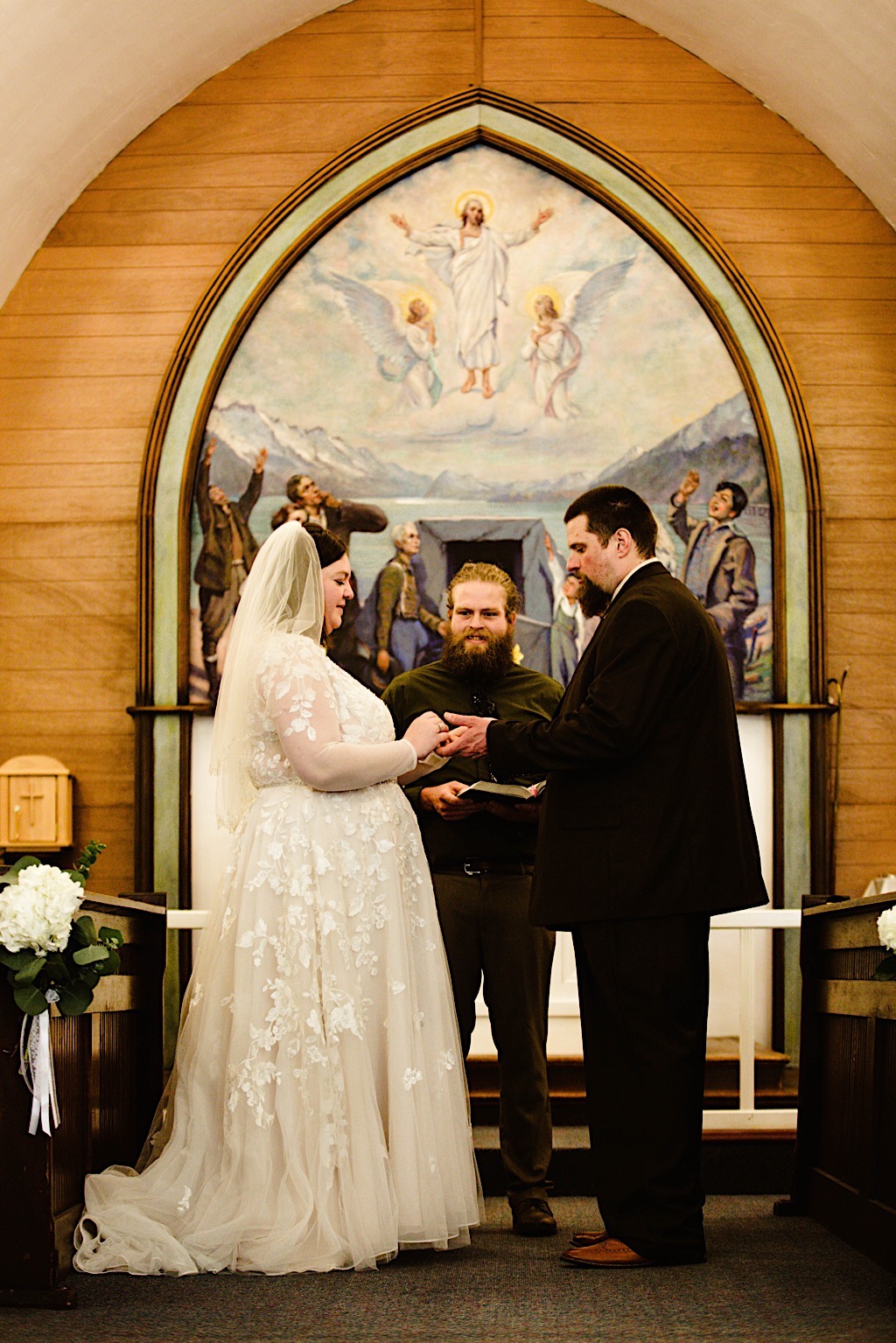 exchanging rings st. peter's episcopal church wedding 